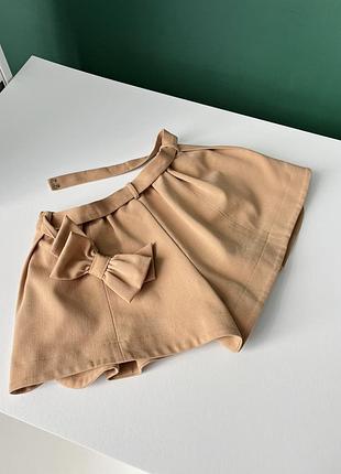 Шикарні шорти кльош на дівчинку 8-9років бежеві(пісочні)