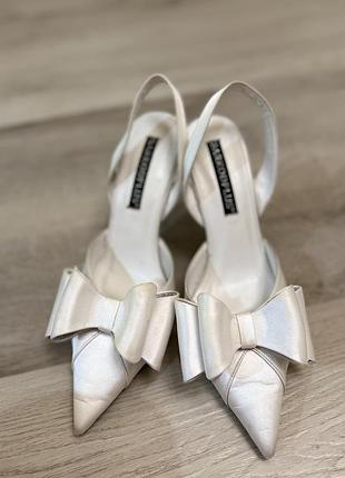 Туфлі бантики