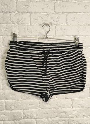 Фирменные трикотажные шорты