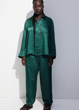 Костюм атлас