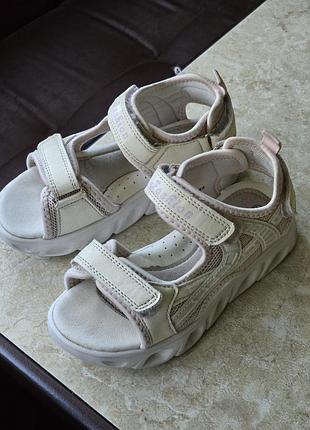 Детские сандалии р.26