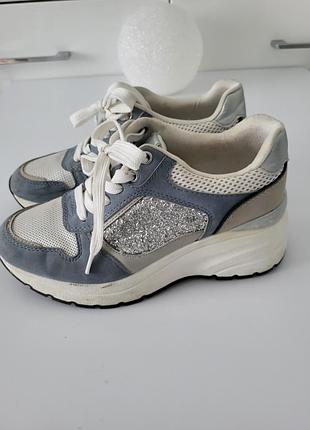 Кроссовки на платформе