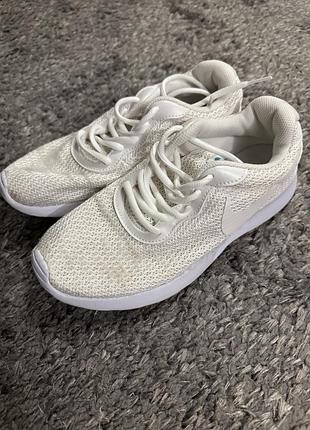 Жіночі кросівки для nike