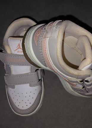 Nike кроссовки детские.