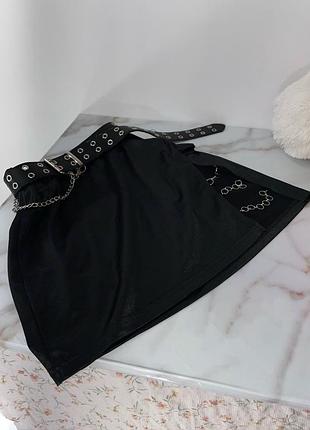 Готична юбка 2yk з ланцюжками на нозі