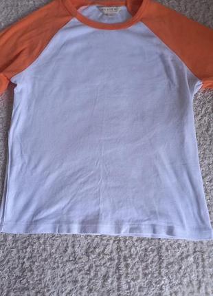 Футболка жіноча