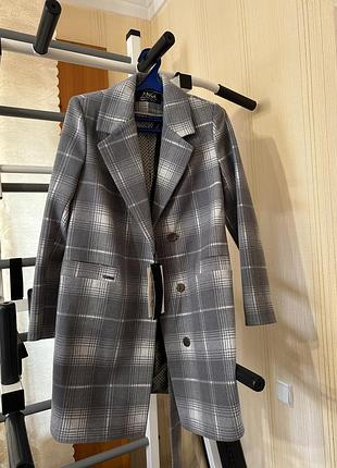 Жіноче пальто