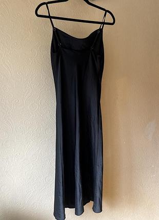 Сукня атласна