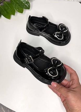 Святкові туфлі для дівчат