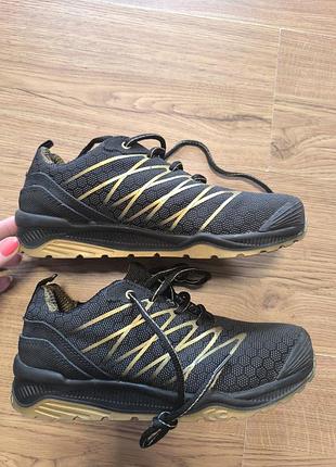 Захисні кросівки з металевим носком