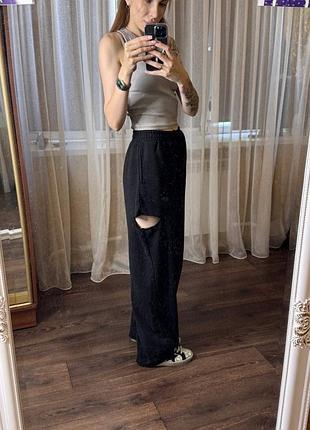 Штани з розрізами