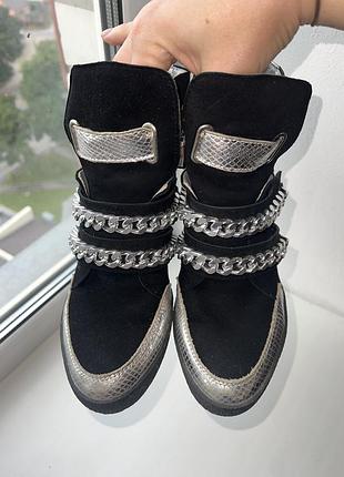 Брендовые замшевые ботинки  l.carvari. оригинал.