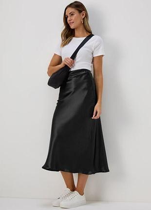 Сатінова спідниця з розрізами