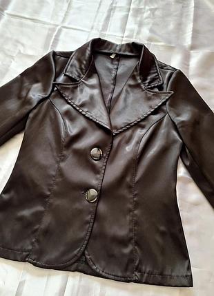 Жакет женский атласный. s