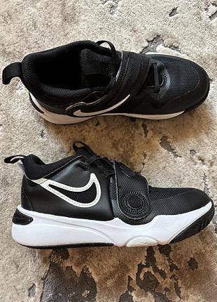 Найк кросівки