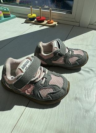 Кросівки для дівчинки 22 р