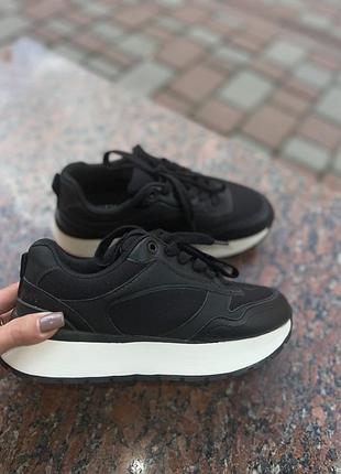Кросівки zara