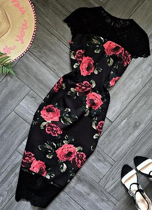 Сукня у троянди святкове