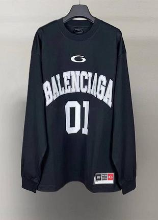 Серая кофта баленсиага брендовая