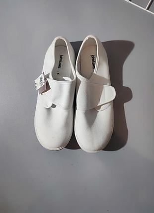 Белые кеды на липучках