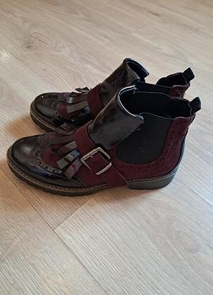 Продам брендовые ботинки