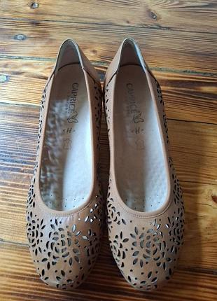 Кожаные туфли с перфорацией. размер 41.