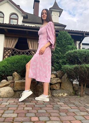 Ніжно рожева жіноча сукня з цікавою спинкою та розрізом збоку плаття жіноче