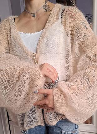 Мохерная кофточка паутинка с брошью