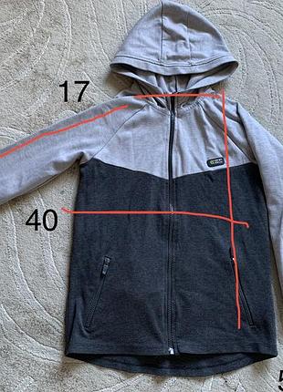 Кофта сірого кольору для хлопця на 8-9 років 128-134 см