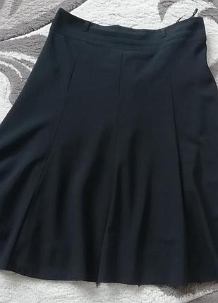 Черная расширенная юбка