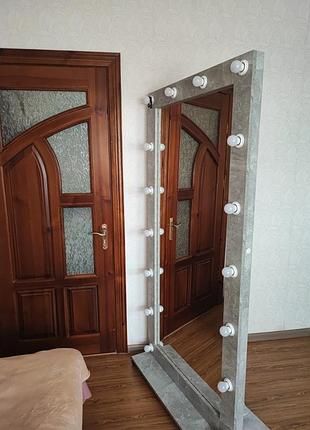 Ростовое визажное (гримерное) зеркало с подставкой для пола на колесиках