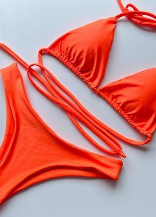 Купальник оранжевый треугольники на завязках