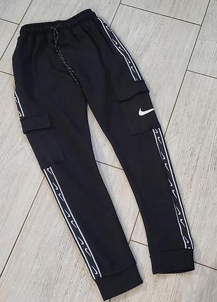 Спортивные джоггеры от nike