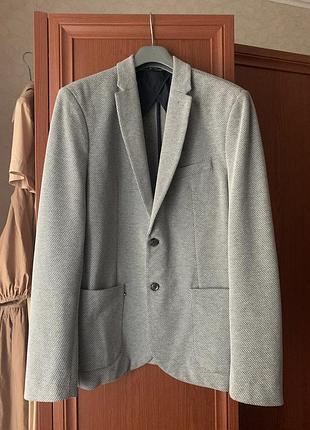 Піджак чоловічий zara розмір l, новий, сірого кольору.