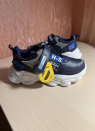 Кросівки на хлопчика