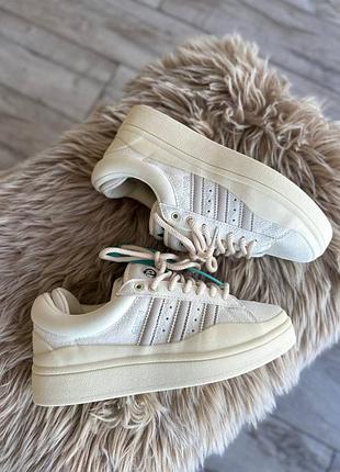 Жіночі кросівки якісний зручний щільний матеріал стильно сидять на нозі не жмуть