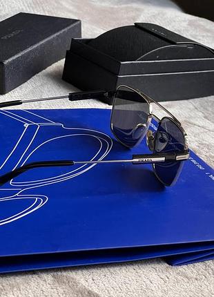 Сонцезахисні окуляри prada