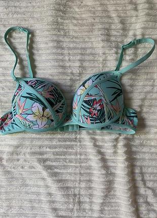 Бьюстгальтер , білизна жіноча