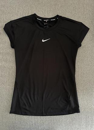 Спортивна футболка nike
