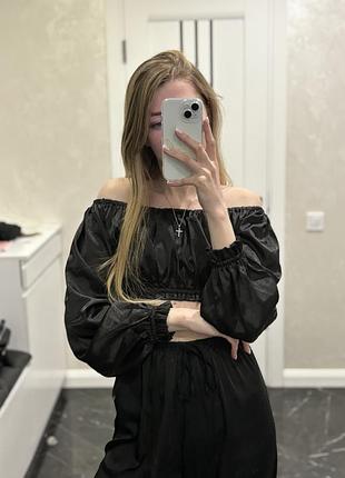 Топ атлас черный