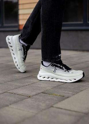 Чоловічі кросівки якісний зручний щільний матеріал стильно сидять на нозі не жмуть повсякденні