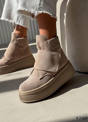 Черевики жіночі