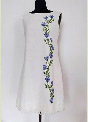 Платье вышитое льняное