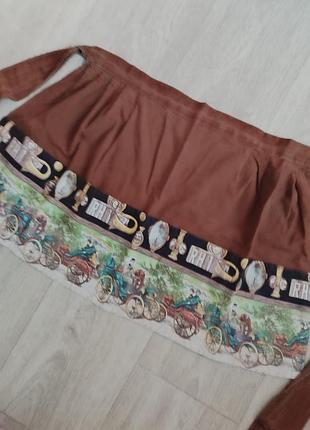 Вінтажний короткий фартух.