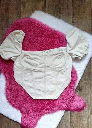 Джинсовый топ молочного цвета