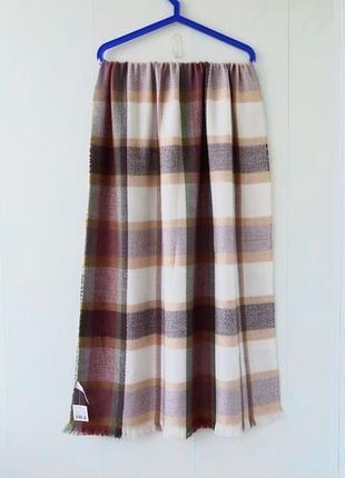 Большой широкий шарф в клетку nutmeg
