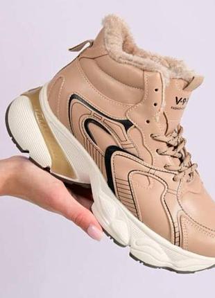 Кроссовки женские, очень удобные и теплые