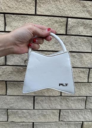 Біла сумочка plt