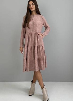 Трикотажное платье пудровое