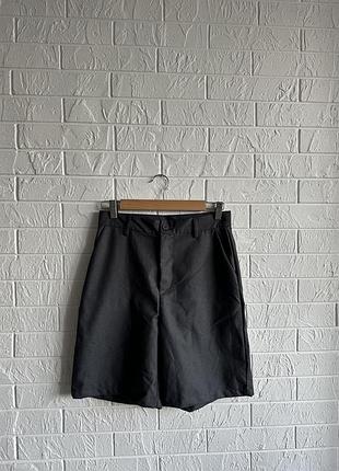 Класичні костюмні сірі шорти